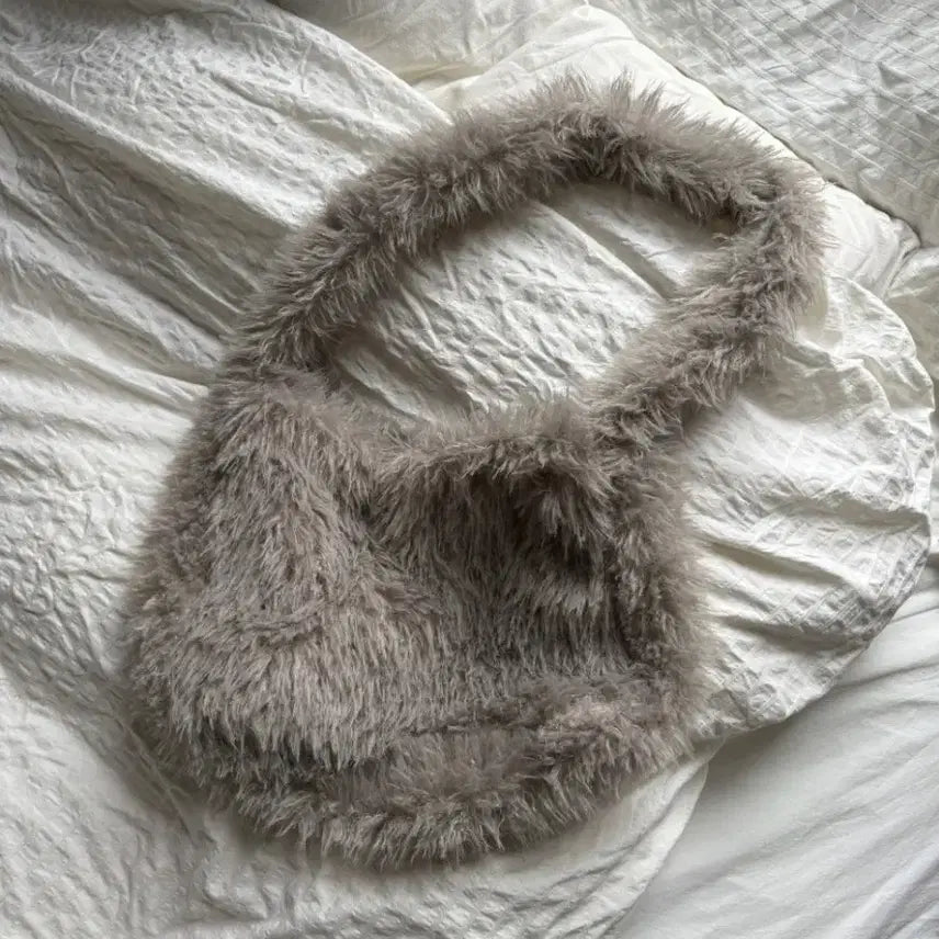 [SOLD OUT] 새상품) 아키텍트 자체제작 BAY FUR BAG #그레이