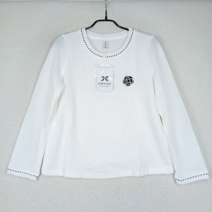 [BUNJANG] Onew Floral Knit Long Sleeve Shirt (Size 90) / ONYOU 여성  플라워 장식 니트 긴팔 티셔츠(90)