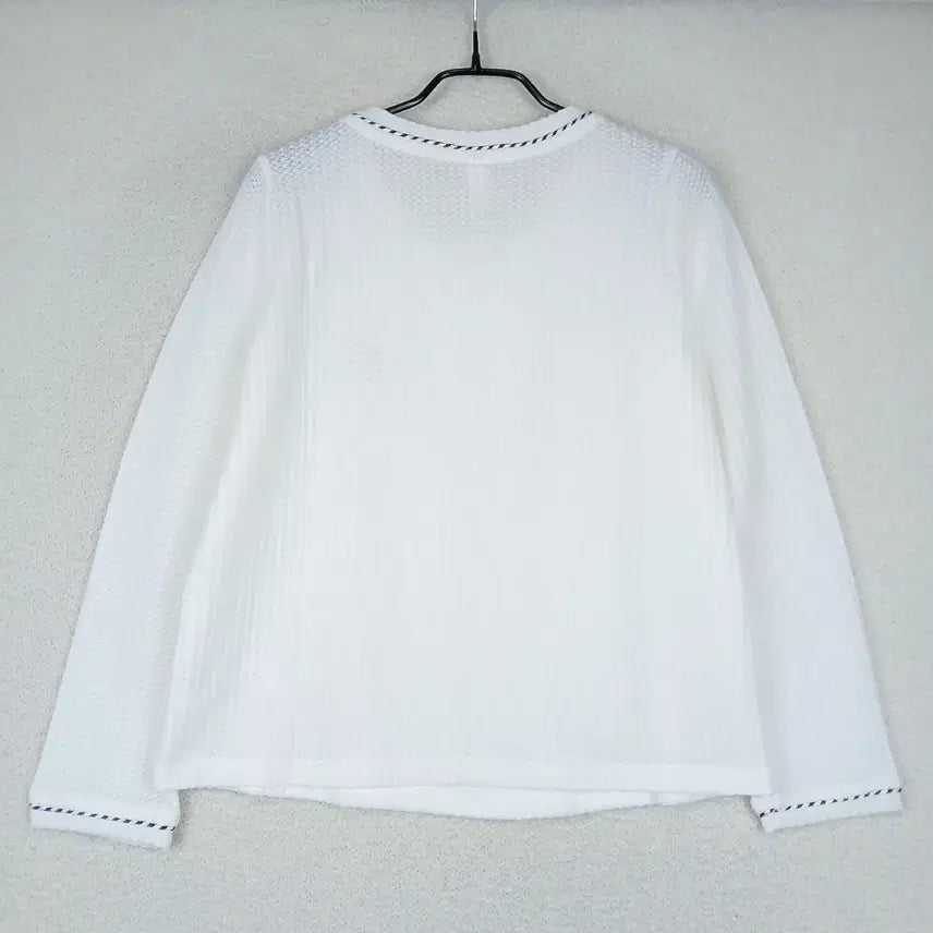 [BUNJANG] Onew Floral Knit Long Sleeve Shirt (Size 90) / ONYOU 여성  플라워 장식 니트 긴팔 티셔츠(90)