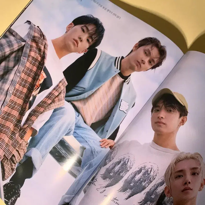 [BUNJANG] Seventeen ELLE Magazine (Cover Not Included) / 세븐틴 인터뷰 엘르 ELLE 잡지(표지 X)