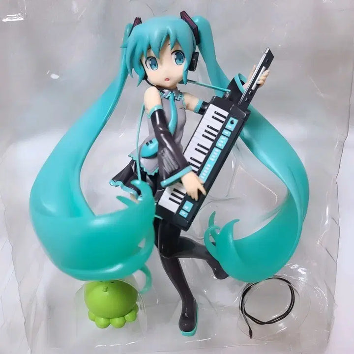 [BUNJANG] Hatsune Miku HSP Scale Figure (Damaged) / 하츠네 미쿠 고전 HSP 스케일 피규어 (파손)