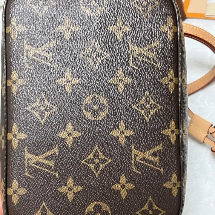[BUNJANG] Louis Vuitton NeoNoe BB Monogram Handbag / 루이비통 네오노에 BB 모노그램