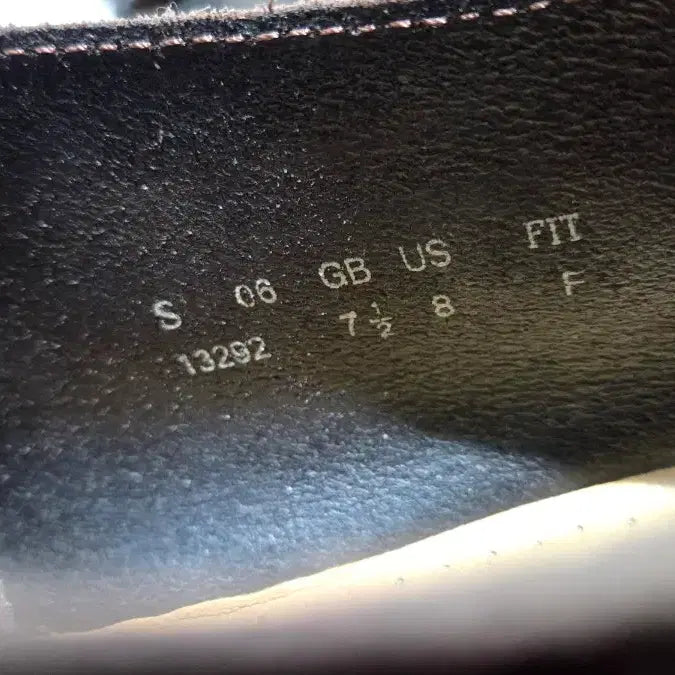 [BUNJANG] Clarks Desert Trek Dark Brown Boots / 클락스 데저트 트랙 다크 브라운