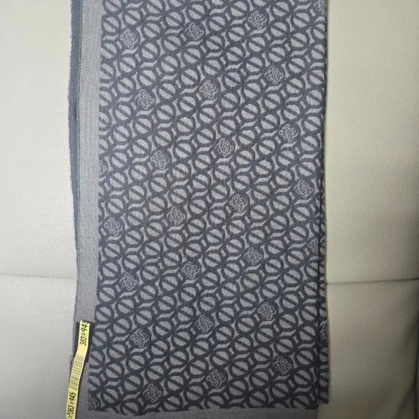 [BUNJANG] Louis Quatorze Gray Patterned Wool Scarf / 드라이클리닝완료 정가이하급처)루이까또즈 그레이 패턴 머플러