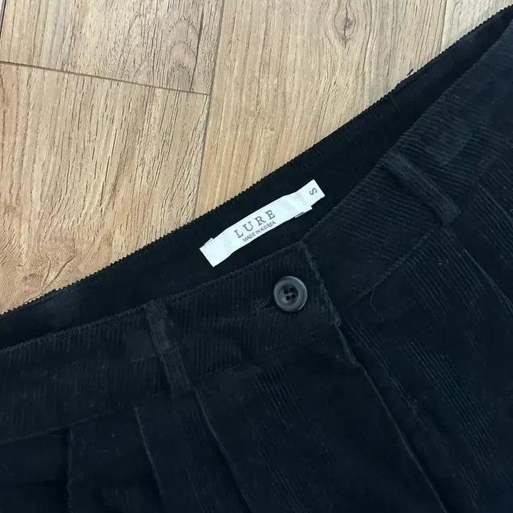 [BUNJANG] Black Corduroy Shorts / 블랙 코듀로이 반바지