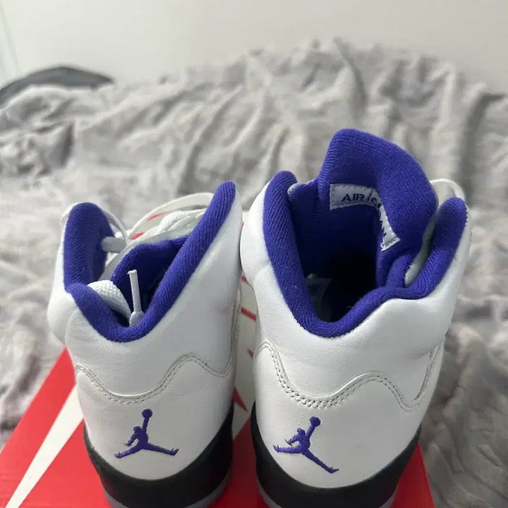 [BUNJANG] Nike Air Jordan 5 White/Purple Sneakers 240mm / 나이키 에어 조던 5 화이트/퍼플 운동화 240mm