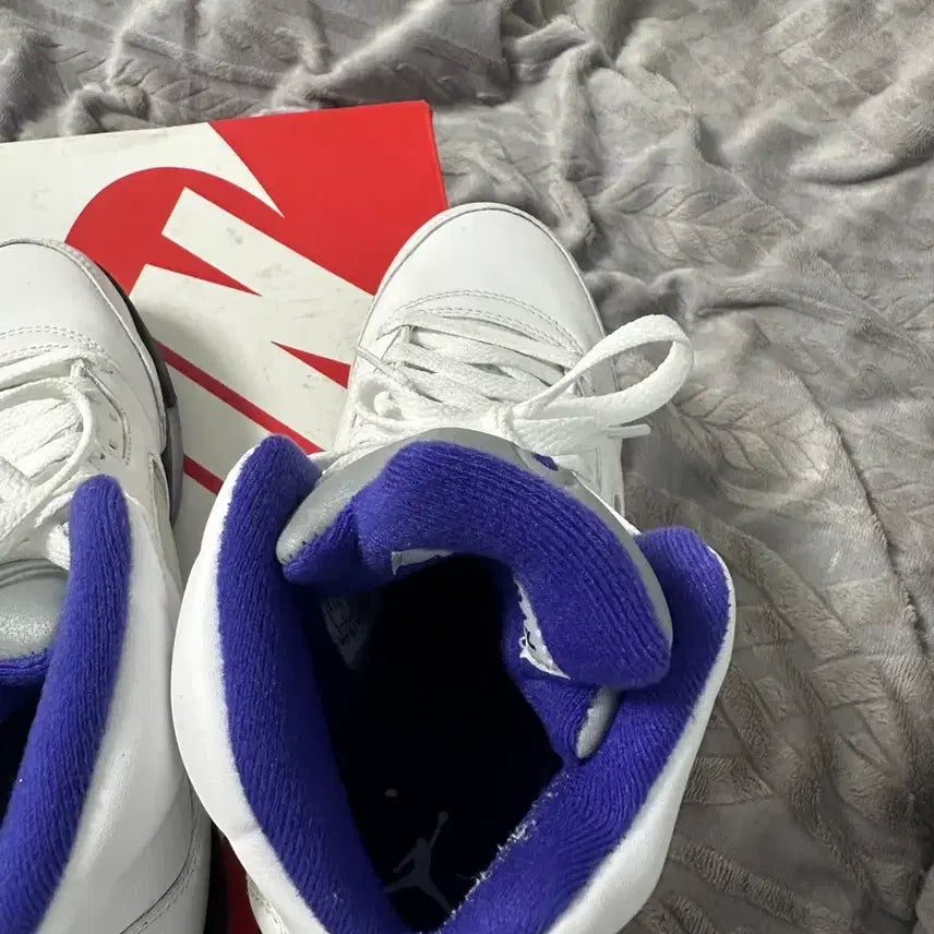 [BUNJANG] Nike Air Jordan 5 White/Purple Sneakers 240mm / 나이키 에어 조던 5 화이트/퍼플 운동화 240mm
