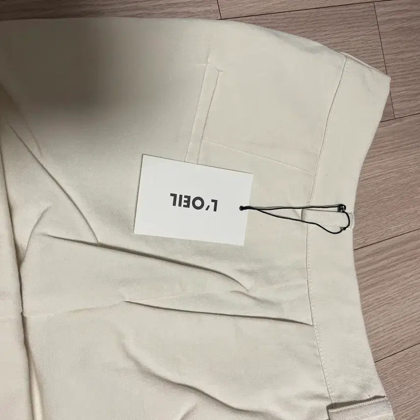 [BUNJANG] LOEIL Pinstuck Semi Wide Cotton Pants / [새상품] LOEIL 로에일 핀턱 세미 와이드 코튼 팬츠 크림 S사이즈
