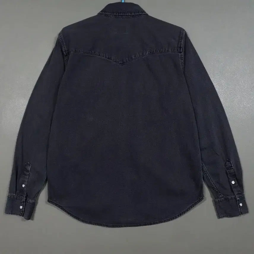 [SOLD OUT] 여성 M (90) 리바이스 아이코닉 흑청 투포켓 웨스턴 데님 셔츠 남방