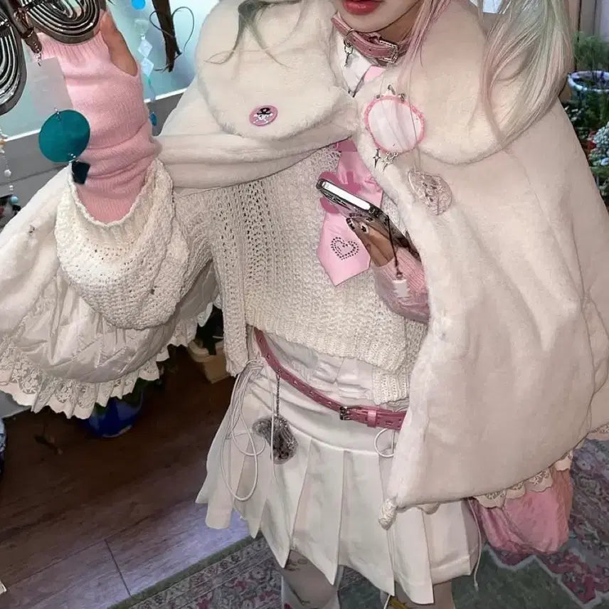 [BUNJANG] Yourlovable Merry Cape Coat Fur Version / 유어러버블 메리 케이프 코트 퍼 버전 yourlovable