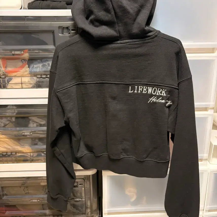 [BUNJANG] LifeWork Crop Hoodie Zip-up Black / 라이프워크 크롭 후드집업 블랙