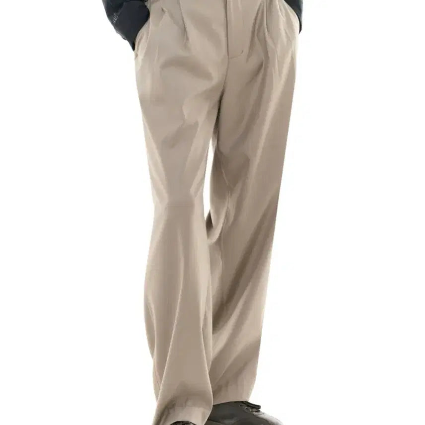 [BUNJANG] BeSlow Two Tuck Tapered Pants / 비슬로우 25SS 투턱 테이퍼드 팬츠