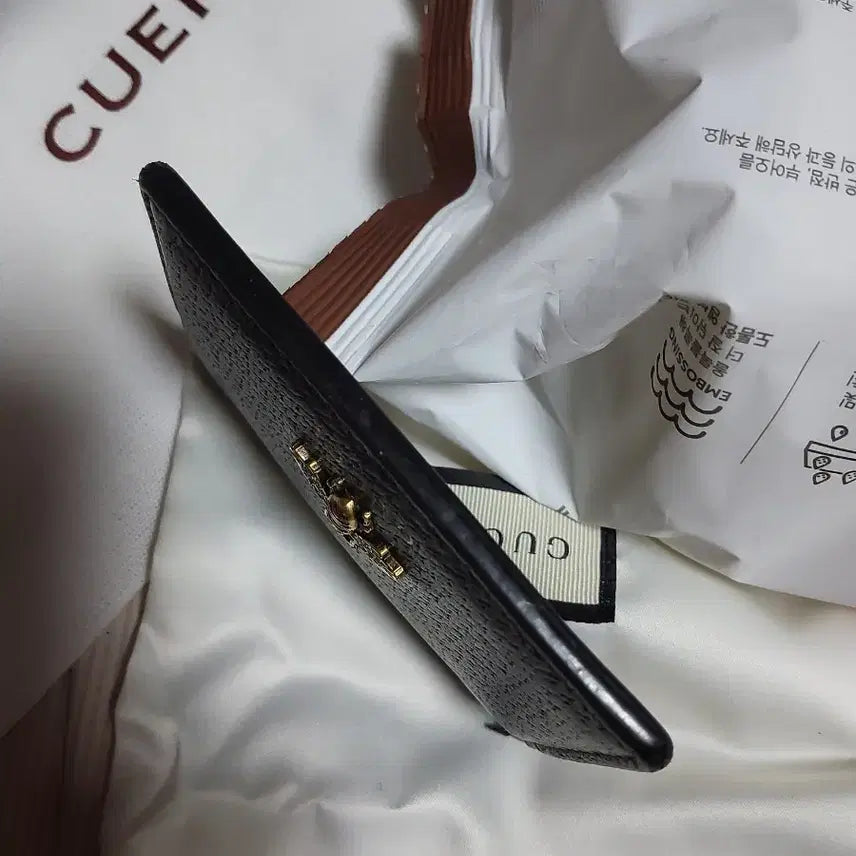 [BUNJANG] Gucci Card Holder with Bee Embroidery / 구찌 블랙 카드지갑 벌 자수