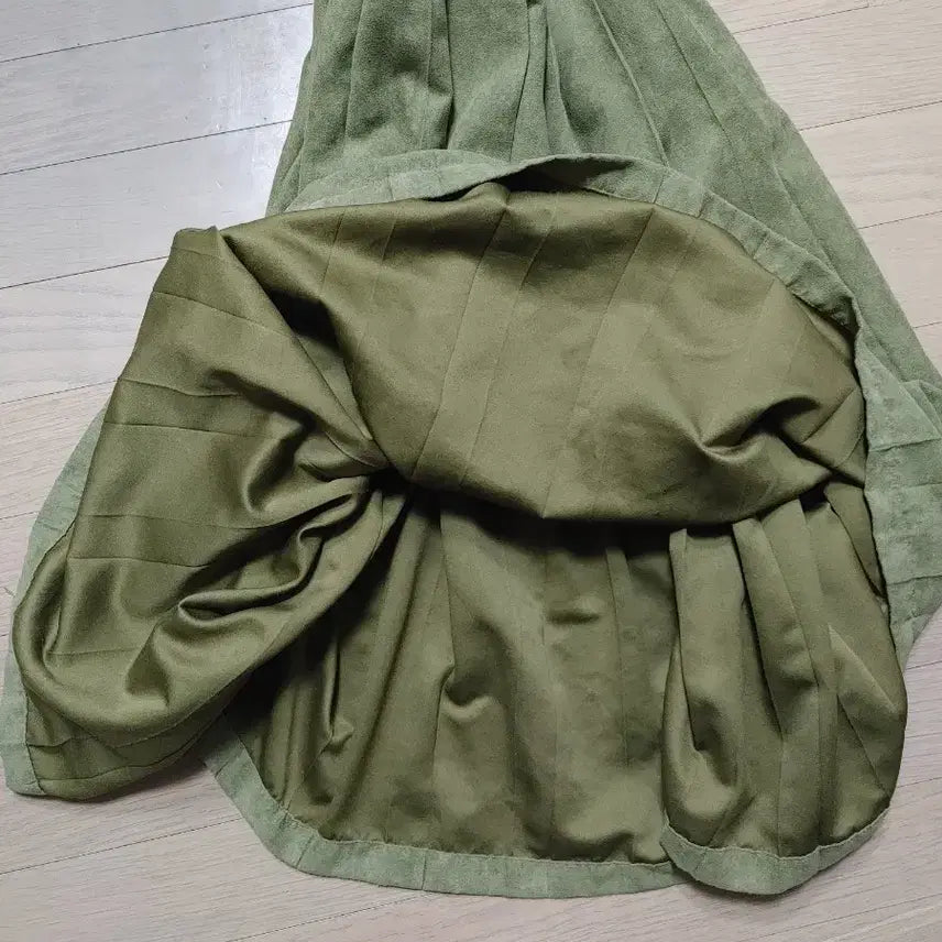 [BUNJANG] H:CONNECT Khaki Pleated Long Skirt KR 28 / H:CONNECT 카키 플리츠 롱 스커트 KR 28