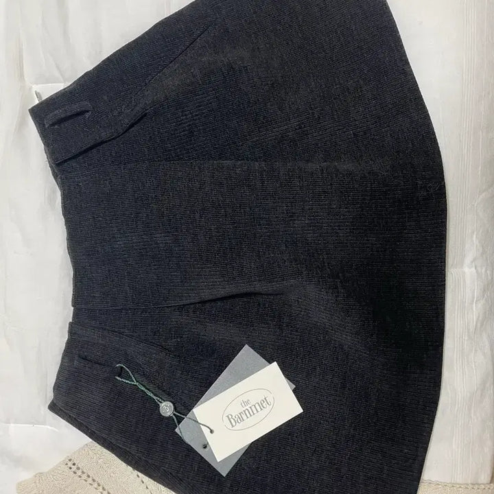 [BUNJANG] The Barnet Black Corduroy Mini Skirt / 더바넷 블랙 코듀로이 미니스커트 새것