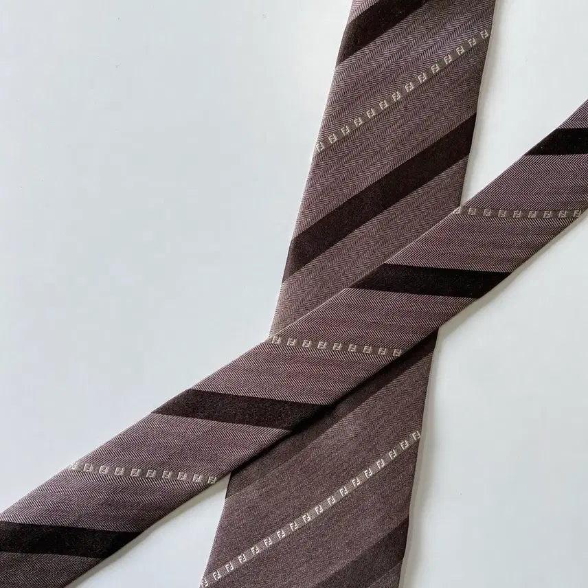 [BUNJANG] FENDI Monogram Silk Necktie / 펜디(FENDI) 모노그램 신형라벨 명품 정품 넥타이