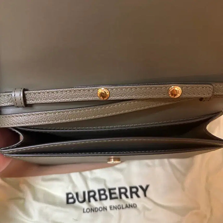 [BUNJANG] Burberry Olive Green Crossbody Bag / 버버리 올리브 그린 크로스백