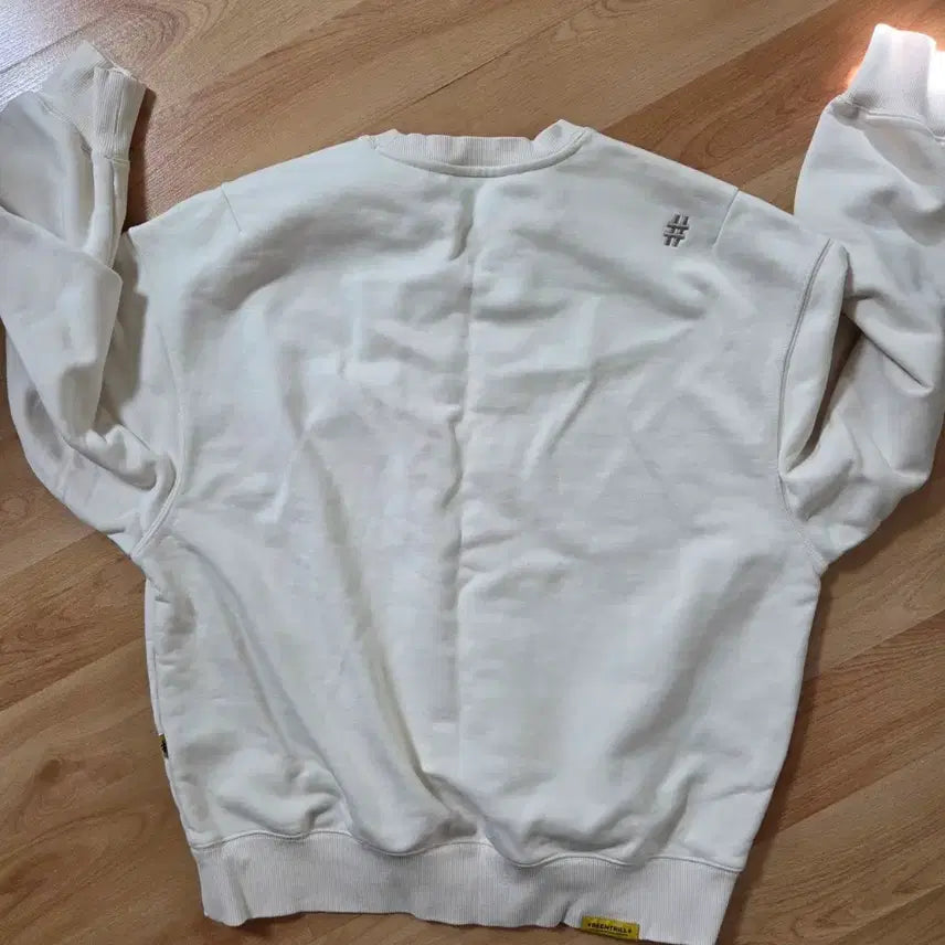 [BUNJANG] BEENTRILL Ivory Crewneck Sweatshirt / BEENTRILL