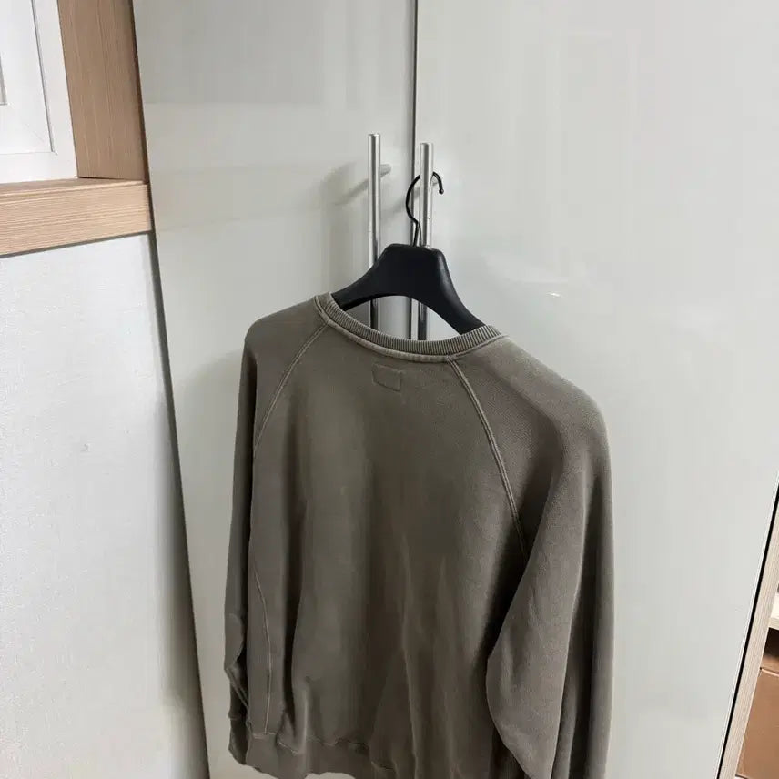[BUNJANG] Calico Vintage Garment Guide Khaki Sweatshirt 100 / 칼리코 빈티지 가먼트다이드 카키 맨투맨 (100)