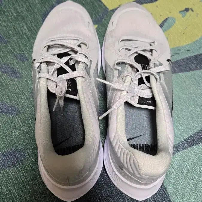 [BUNJANG] Nike Quest 5 Running Shoes (280cm) / 나이키 러닝화 퀘스트 5 .280cm