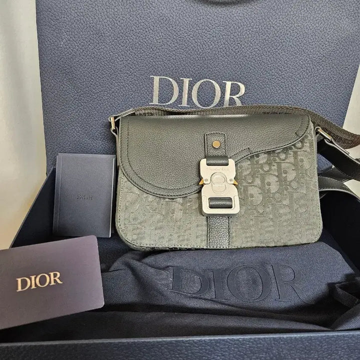 [BUNJANG] Dior Oblique Messenger Bag / 디올 Dior Oblique 오블리크 M사이즈 메신저백ㅡ정품(새상품)