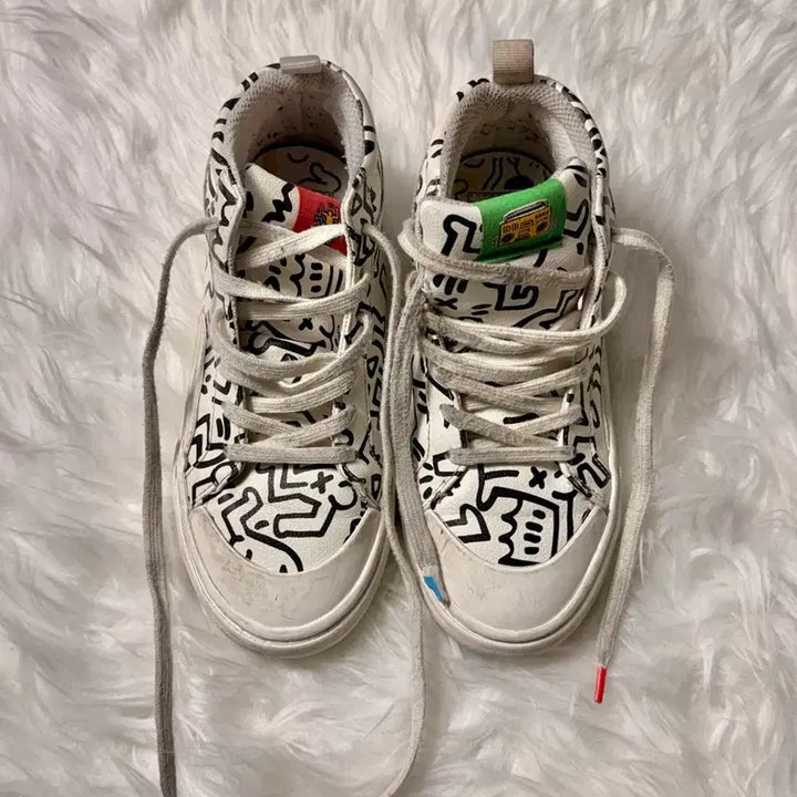 [BUNJANG] ZARA Keith Haring High-Cut Sneakers / 자라 키스해링 하이컷 스니커즈 215~220