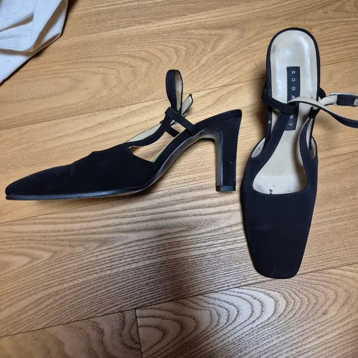 [BUNJANG] SODA A.LINE Black Sandal Heels 245 / 소다 A.LINE 블랙 샌들힐 245