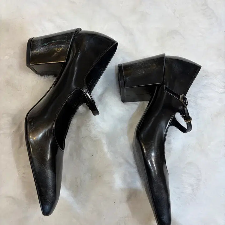 [SOLD OUT] 슈콤마보니 블랙 메리제인 슈즈