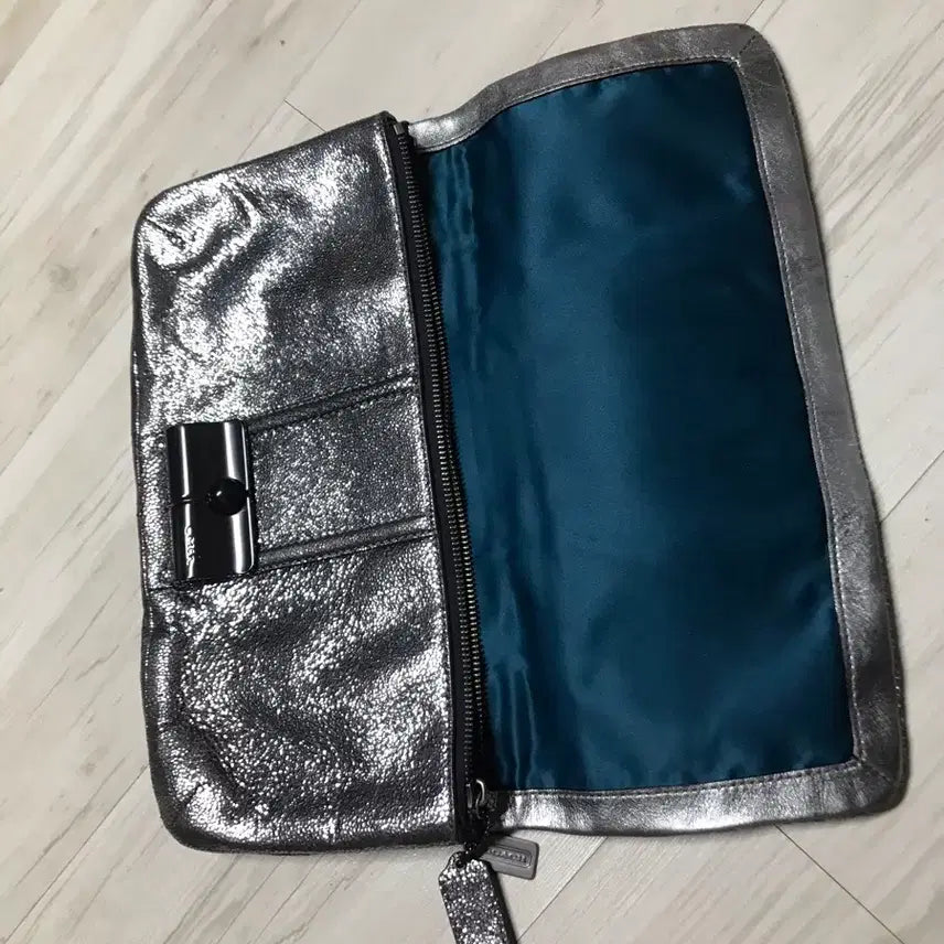 [BUNJANG] Coach Vintage Silver Clutch Bag / 코치 빈티지 클러치백 ,은색,희귀템,레트로