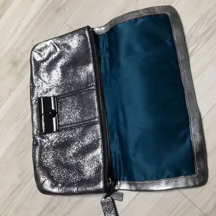 [BUNJANG] Coach Vintage Silver Clutch Bag / 코치 빈티지 클러치백 ,은색,희귀템,레트로