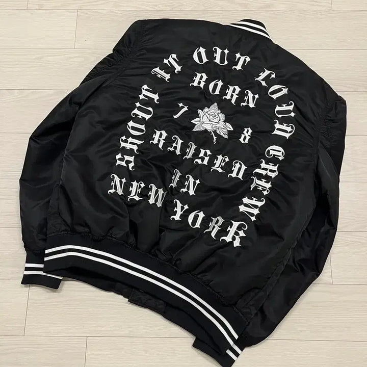 [BUNJANG] H&M Embroidered Stadium Bomber Jacket (M) / (땡처리)H&M 자수 스타디움 (M)95-100