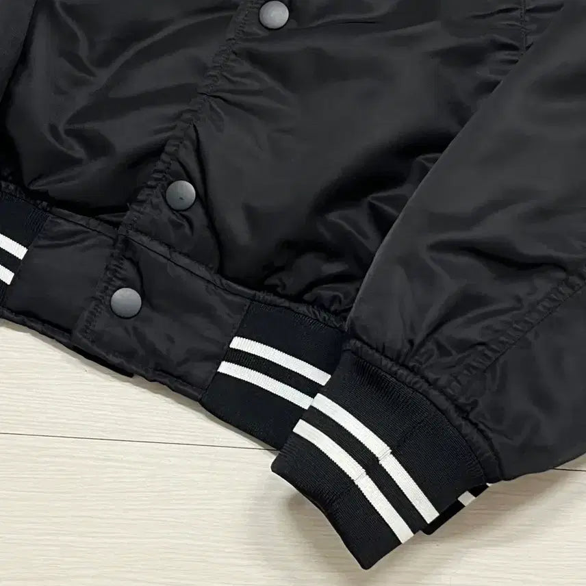 [BUNJANG] H&M Embroidered Stadium Bomber Jacket (M) / (땡처리)H&M 자수 스타디움 (M)95-100