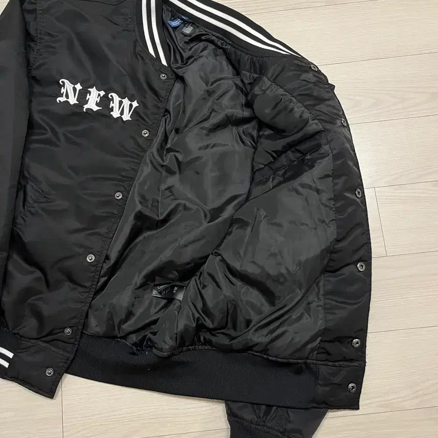 [BUNJANG] H&M Embroidered Stadium Bomber Jacket (M) / (땡처리)H&M 자수 스타디움 (M)95-100