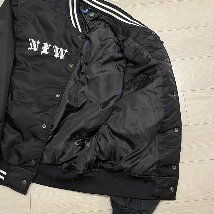 [BUNJANG] H&M Embroidered Stadium Bomber Jacket (M) / (땡처리)H&M 자수 스타디움 (M)95-100