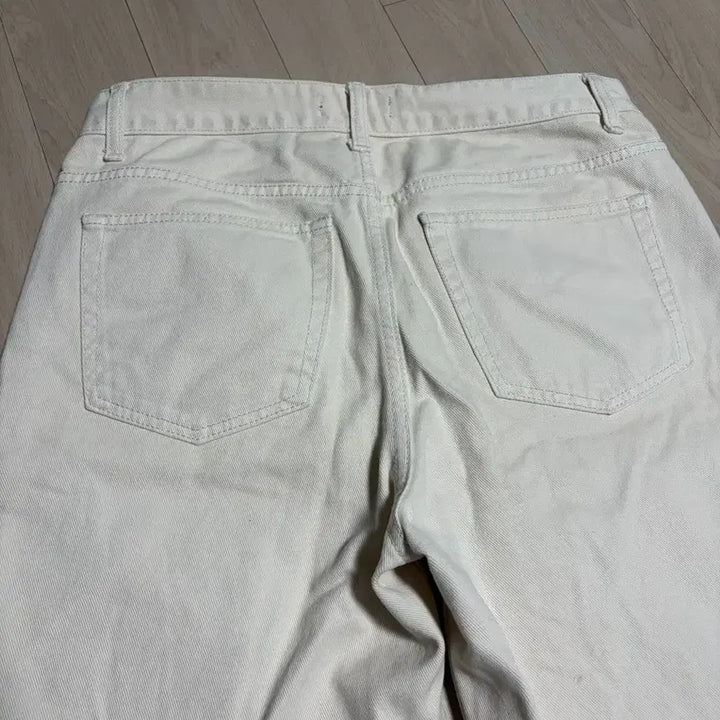 [SOLD OUT] 무신사 스트레이트 데님 팬츠 (크림)