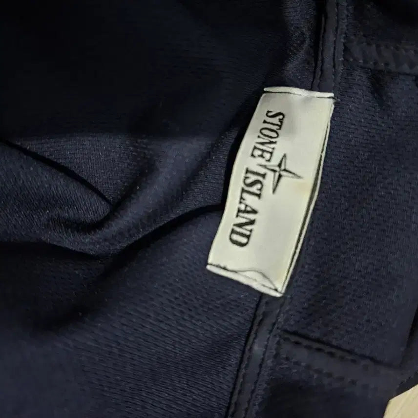 [BUNJANG] Stone Island Soft Shell Hooded Jacket (Size 90/S) / 정품 22SS 스톤아일랜드 소프트 쉘 후드 자켓 90/S