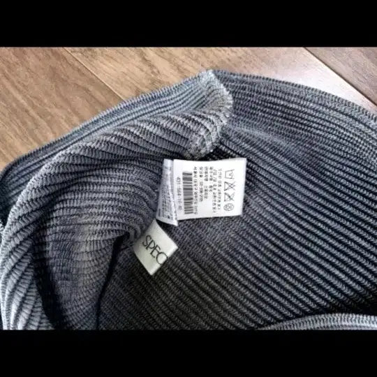 [BUNJANG] Speechio Pleats Gray T-shirt / 스피치오 플리츠  회색  새제품