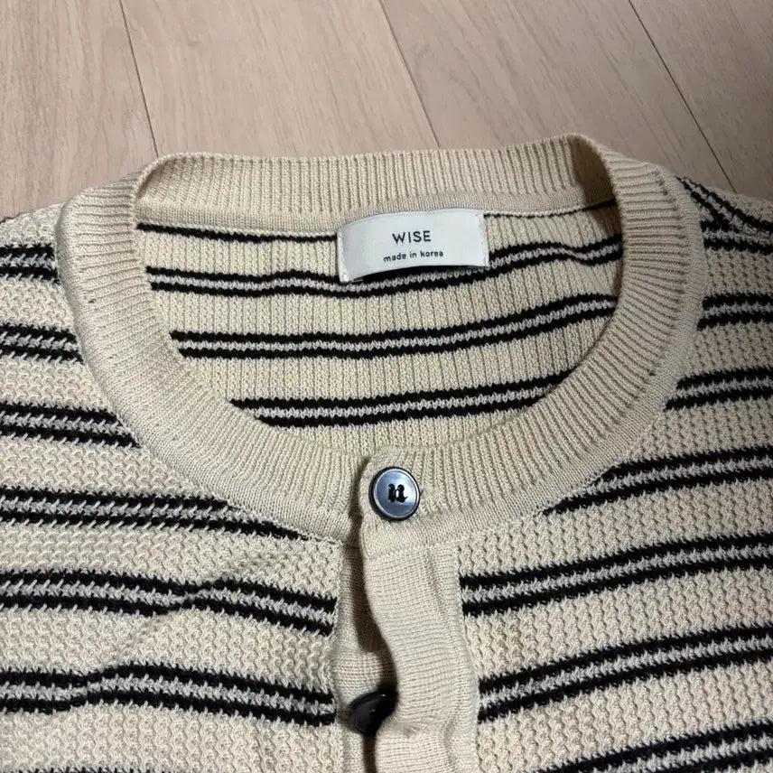 [BUNJANG] Striped Henley Knit Top / 스트라이프 반팔 니트