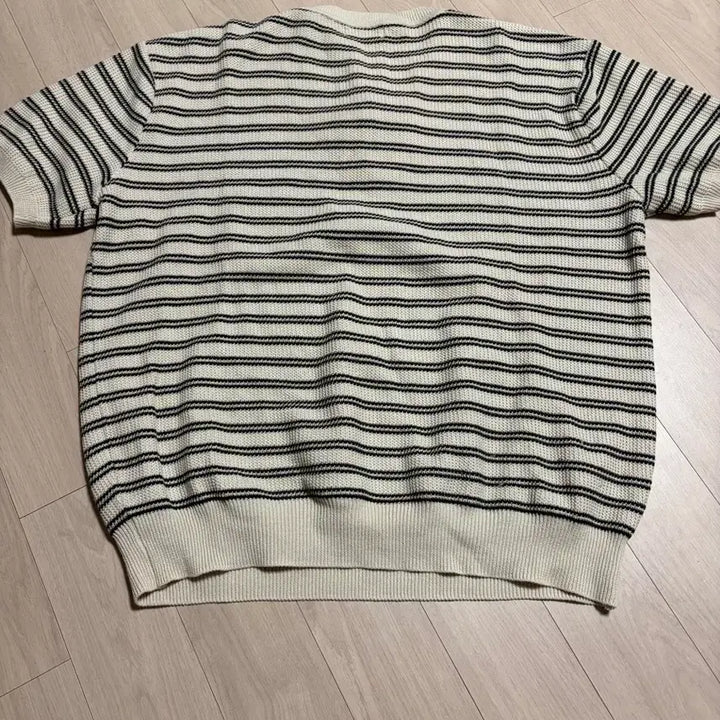 [BUNJANG] Striped Henley Knit Top / 스트라이프 반팔 니트