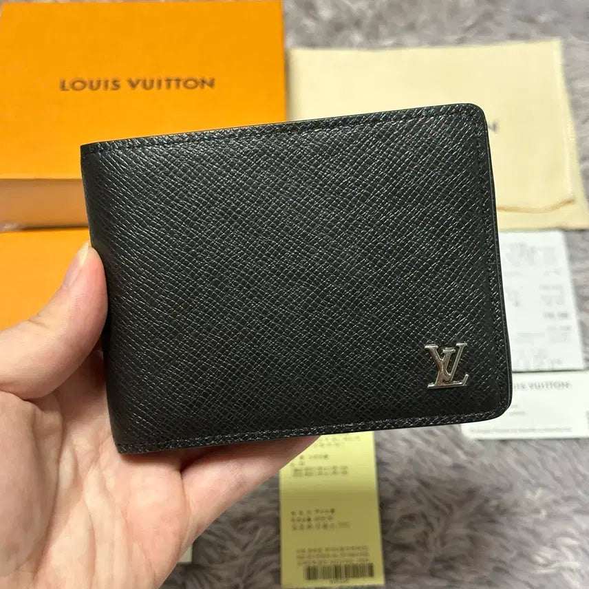 [BUNJANG] Louis Vuitton Taiga Silver Multiple Wallet / [풀구성] 루이비통 타이가 은장 멀티플 월릿 반지갑 블랙