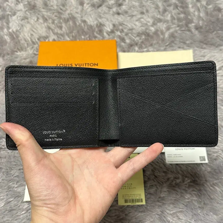 [BUNJANG] Louis Vuitton Taiga Silver Multiple Wallet / [풀구성] 루이비통 타이가 은장 멀티플 월릿 반지갑 블랙