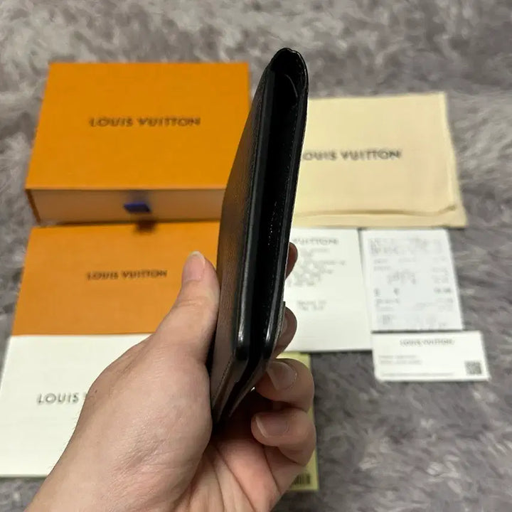 [BUNJANG] Louis Vuitton Taiga Silver Multiple Wallet / [풀구성] 루이비통 타이가 은장 멀티플 월릿 반지갑 블랙