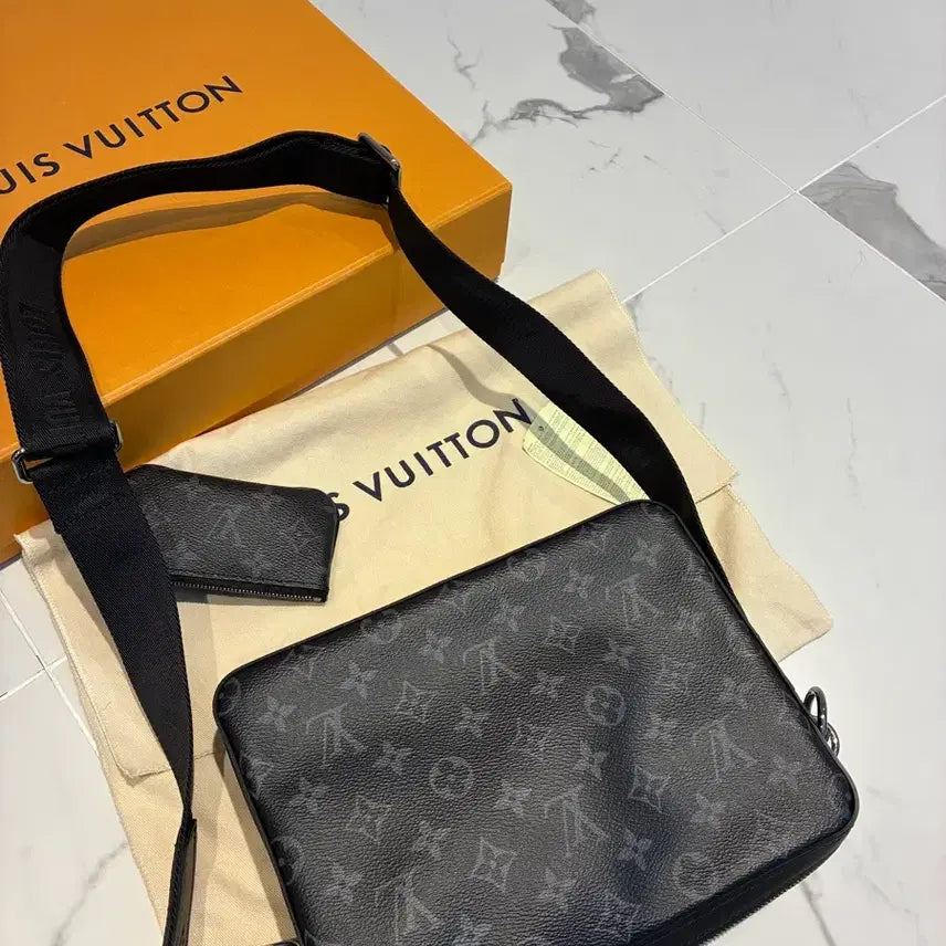 [BUNJANG] Louis Vuitton Eclipse Trio Messenger Bag / 루이비통 이클립스 트리오 메신저백