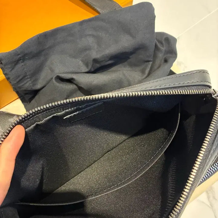 [BUNJANG] Louis Vuitton Eclipse Trio Messenger Bag / 루이비통 이클립스 트리오 메신저백