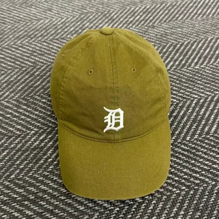[SOLD OUT] Mlb 디트로이트 카키색 D 로고 볼캡 모자