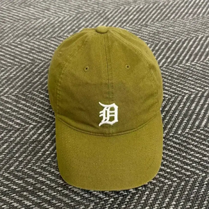 [SOLD OUT] Mlb 디트로이트 카키색 D 로고 볼캡 모자