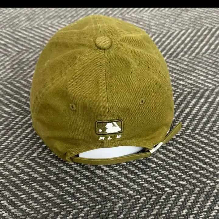 [SOLD OUT] Mlb 디트로이트 카키색 D 로고 볼캡 모자
