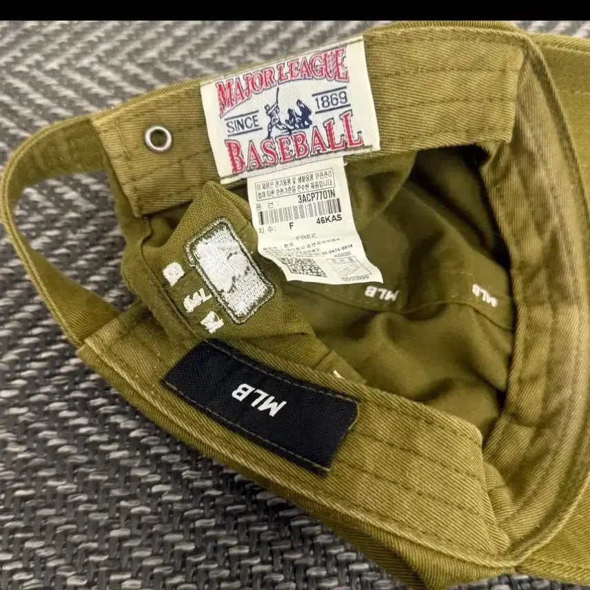 [SOLD OUT] Mlb 디트로이트 카키색 D 로고 볼캡 모자