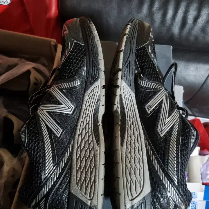 [BUNJANG] New Balance 860v2 Black Grey 275 / 뉴발란스 860v2 블랙 그레이 275