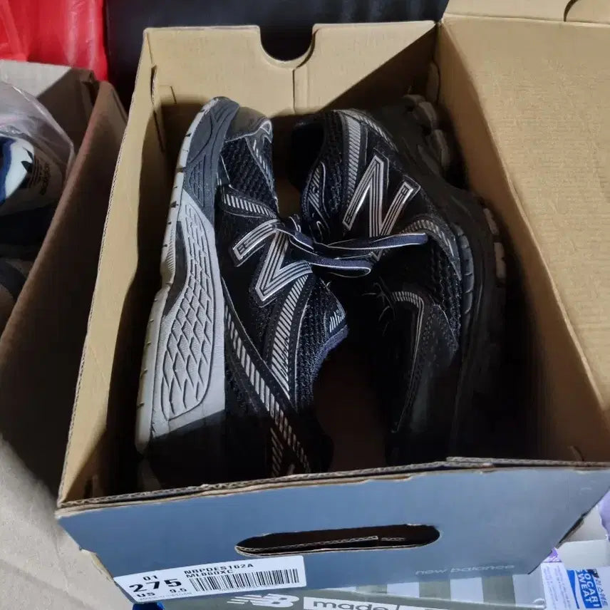 [BUNJANG] New Balance 860v2 Black Grey 275 / 뉴발란스 860v2 블랙 그레이 275